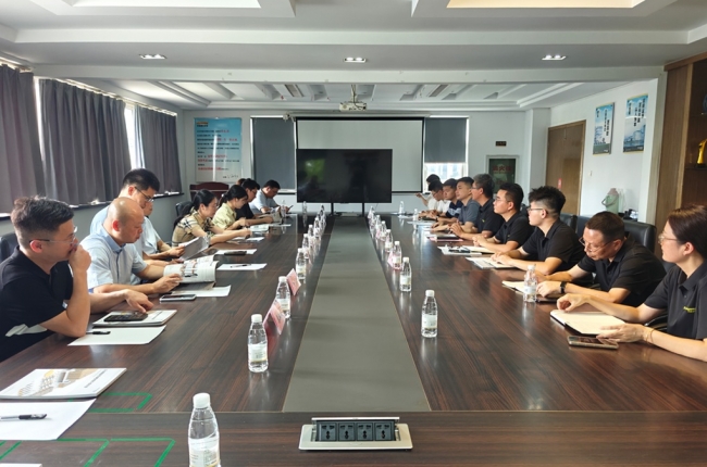 省經(jīng)信廳、市經(jīng)信局及服務(wù)型制造專家組到訪中揚(yáng)立庫調(diào)研指導(dǎo)